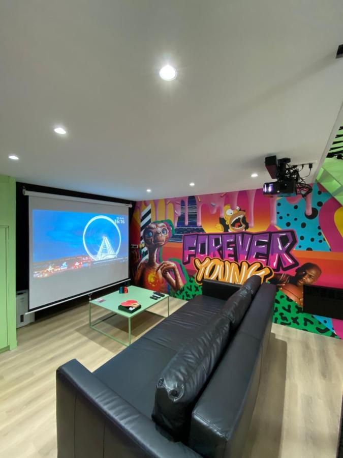 Capsule Forever Young - Jacuzzi - Sauna - Billard - Arcade De Jeux - Netflix & Home Cinema - Ping Pong Hastiere-par-dela Экстерьер фото