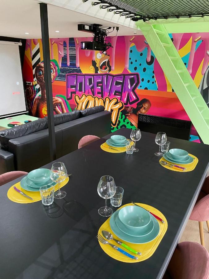 Capsule Forever Young - Jacuzzi - Sauna - Billard - Arcade De Jeux - Netflix & Home Cinema - Ping Pong Hastiere-par-dela Экстерьер фото