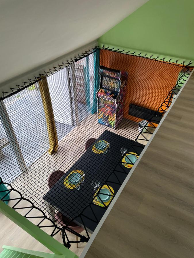 Capsule Forever Young - Jacuzzi - Sauna - Billard - Arcade De Jeux - Netflix & Home Cinema - Ping Pong Hastiere-par-dela Экстерьер фото
