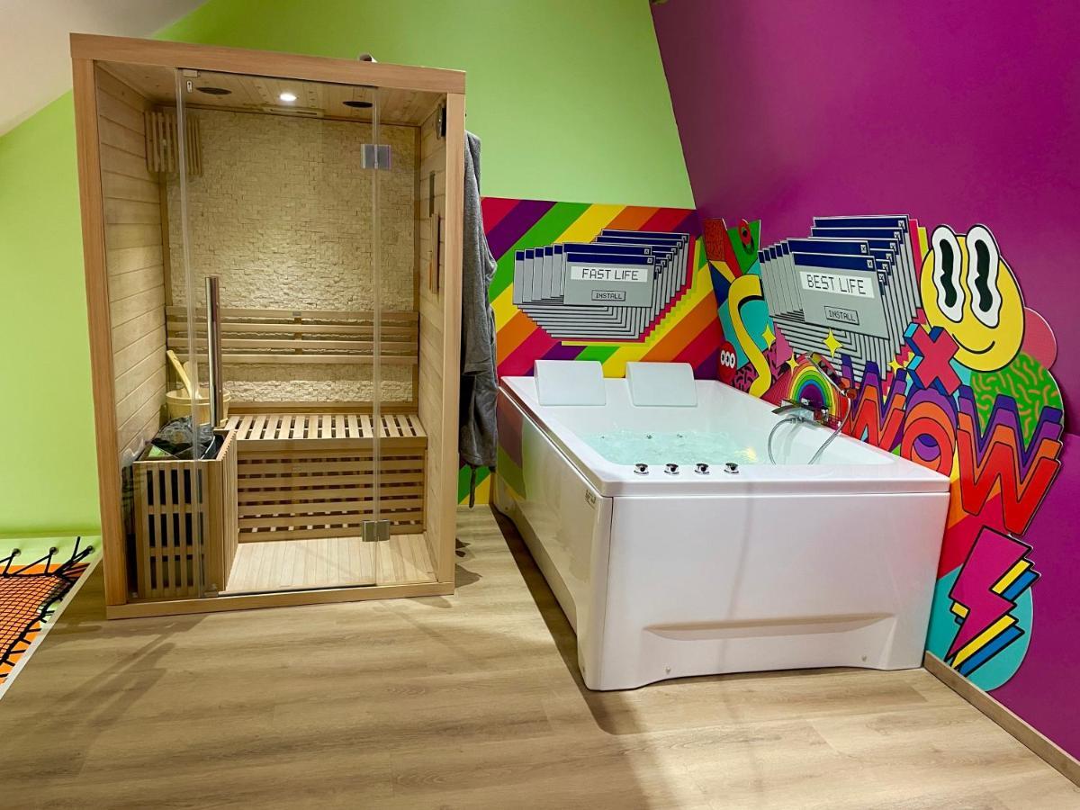 Capsule Forever Young - Jacuzzi - Sauna - Billard - Arcade De Jeux - Netflix & Home Cinema - Ping Pong Hastiere-par-dela Экстерьер фото