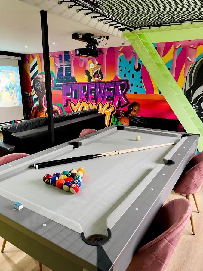 Capsule Forever Young - Jacuzzi - Sauna - Billard - Arcade De Jeux - Netflix & Home Cinema - Ping Pong Hastiere-par-dela Экстерьер фото